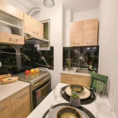 شقة Modern, Comfortable Apartment, In The Heart Of The City_2 لاريسا